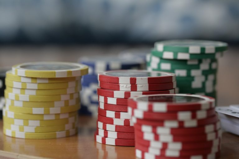 Póquer deportivo: qué es, historia y en qué se diferencia del habitual
